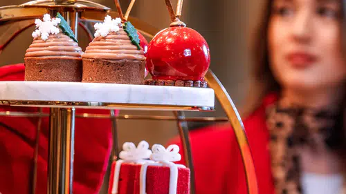 Boğaz'da Yeni Yıl Coşkusu: Zamansız Şıklık ve Işıltı