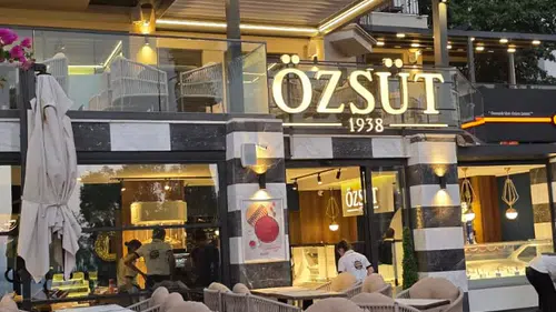 Akdeniz'in Gözde Tatil Noktası, Özsüt Lezzetleri ile Büyülüyor!
