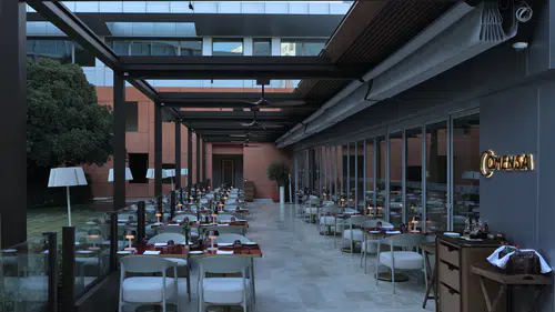 İzmir'de Yeni Lezzet Durağı: Comensa, Swissôtel Büyük Efes'te Açıldı