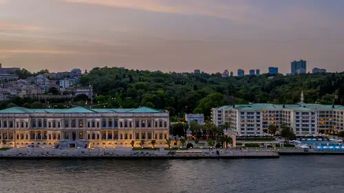 Çırağan Sarayı ve Genel Müdürü, Küresel Turizm Zirvesi'nde Ödüllerle Taçlandırıldı