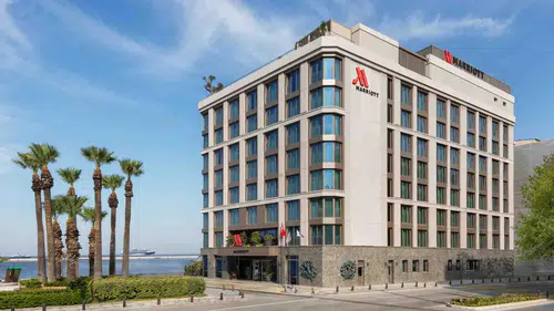 İzmir Marriott’ta Geleneksel İftar Sofraları, Yaşar Taşpınarlı’nın Fasıl Müzikleriyle Zenginleşiyor!