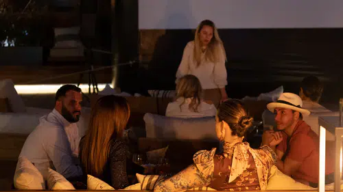 Boğaz Manzaralı Sinema Keyfi: Ritz-Carlton İstanbul'da Filmlerle Dolu Geceler!