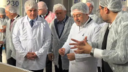Tarım ve Orman Bakanı İbrahim Yumaklı, Köklü Zeytincilik Fabrikası'nı Gezdi