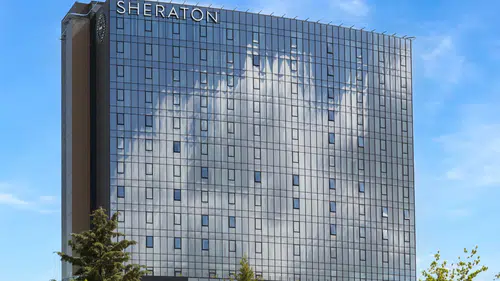 Sheraton Otelleri & Tatil Köyleri, Uşak'ta kapılarını açarak kentin tarihi termal zenginliğine modern bir dokunuş katıyor.