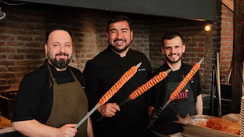 Ege Kıyılarında Geleneği Tazeleyen Gastronomi Etkinliği: Tam Ocakbaşı ve Yazz Collective İşbirliği