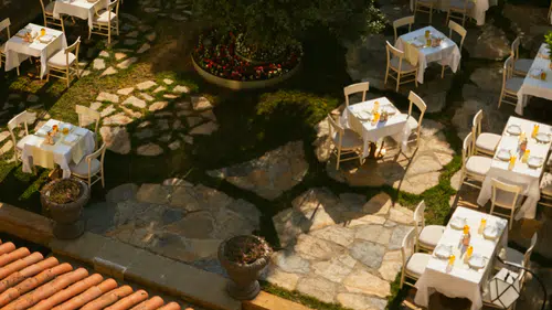 Yazın Keyfini Çıkarabileceğiniz Şehrin Kalbindeki Grasidi Gastro Garden!