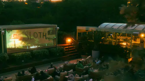 Sıcak Yaz Geceleri İçin Kaçırılmayacak Fırsat: The Roof'ta Açık Hava Sinema Keyfi!