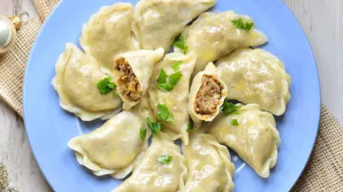 Polonya Mutfağında Pierogi: Gelenekten Moderne Uzanan Bir Lezzet Yolculuğu