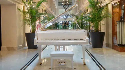 JW Marriott İstanbul Boğazı: Karaköy'de Zamanın İzleri, Modern Konfor ve Şehir Dinamiklerinin Kesişim Yeri