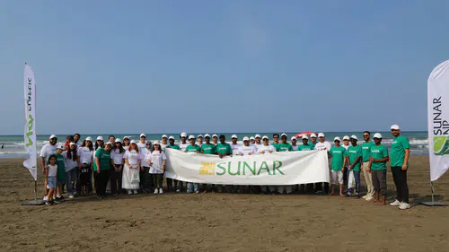 Sunar Yatırım, Adana'nın Karataş Sahili'nde "Plastiksiz Temmuz" etkinliği çerçevesinde gönüllü çevre temizliği düzenledi.