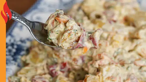 Karamelize Soğanlı Patates Salatası Tarifiyle Damaklarda İz Bırakın!