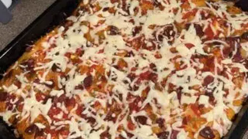 Tepsi Pizza Yapmanın Püf Noktaları ve Pratik Tarifi!