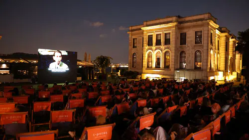 Boğaz'da Feriye ile Yazın Renkli Dünyası: Kültür, Gastronomi ve Sinema Bir Arada!