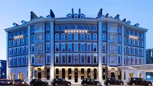 Londra’daki Sonbahar : Moda, Sanat, Sinema ve Tasarımın Buluşma Noktası!