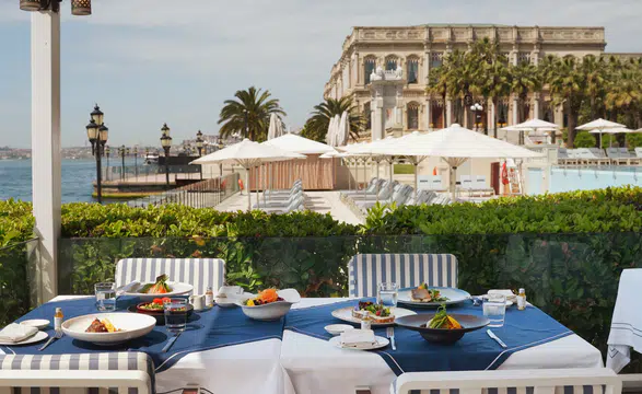 Yaz Aylarının Vazgeçilmezi: Bosphorus Grill ile Eşsiz Lezzetler Buluşuyor!