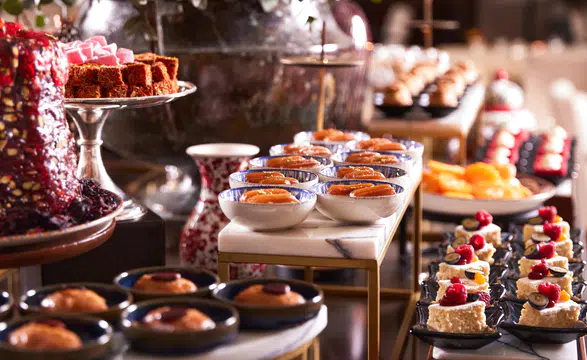 Zarafet ve Lezzetin Buluştuğu İftar Sofraları: The Peninsula'da Özel Bir Deneyim