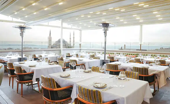 Tarihi Yarımada'da İftar Deneyimi: Sentez Restaurant'la Farklı Bir Yorum!