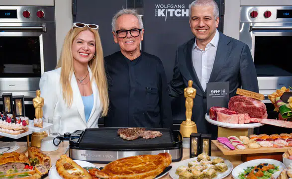 Karaca, Üç Yıldır Yıldızlarla Birlikte Sofraları Süslüyor!