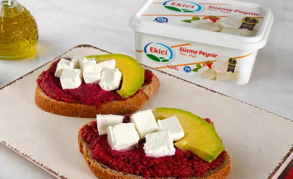 Anneler Günü'nde Ekici Süzme Peynir ile Annenize Renkli Kahvaltı Sürprizi Hazırlayın!