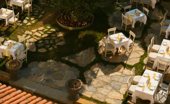 Yazın Keyfini Çıkarabileceğiniz Şehrin Kalbindeki Grasidi Gastro Garden!