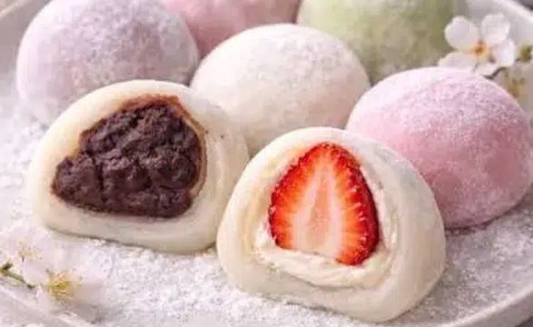 Evde Japon Mutfağının Vazgeçilmezi: Kendin Yap Mochi Tarifi!