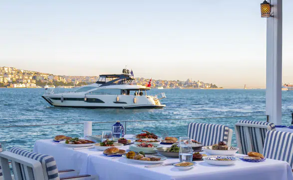 Bosphorus Grill Yaz Aylarında Lezzet Dolu Sofralar Sunuyor!