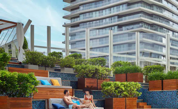 Raffles İstanbul'un Açık Havuzu Lounge6 Yaz Atmosferini Şehre Taşıyor