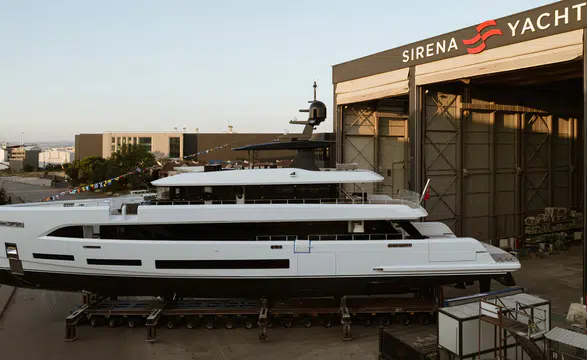 Sirena Superyachts, 42 Metrelik Yeni Modelini Su İle Buluşturdu: Prömiyer Öncesi Satışlarla Sektörde Güçlü Bir İvme Yakaladı!