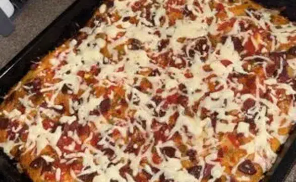 Tepsi Pizza Yapmanın Püf Noktaları ve Pratik Tarifi!
