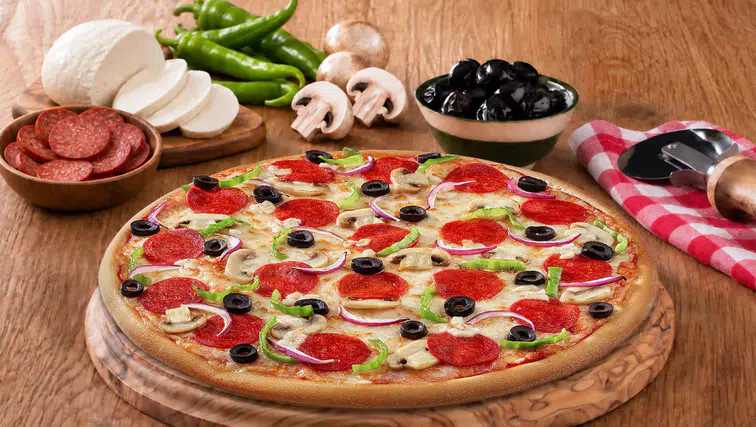 PizzaLazza'dan Farklı Bir Deneyim:  Lezzetlerle Dolu Bir Menü!