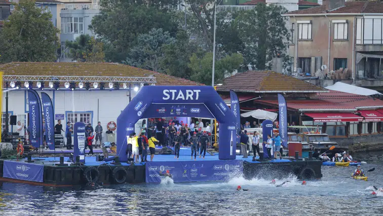 Oral-B, İstanbul Boğaziçi Triatlonu ile İki Kıtayı 6. Kez Bir Araya Getiriyor!