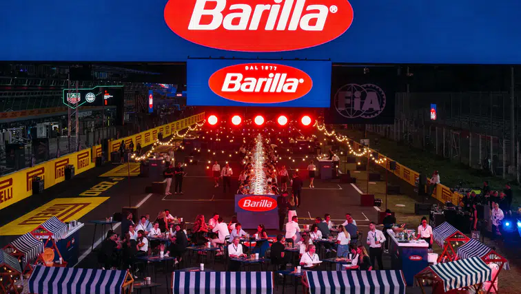 Barilla, Monza'da 100 Metrelik Sofrada Formula 1 Tutkusunu Yaşattı!
