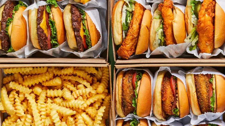 Shake Shack, Her Gün Taze Malzemelerle Hazırlanan Eşsiz Burgerlerle Fark Yaratan Bir Deneyim Sunuyor!