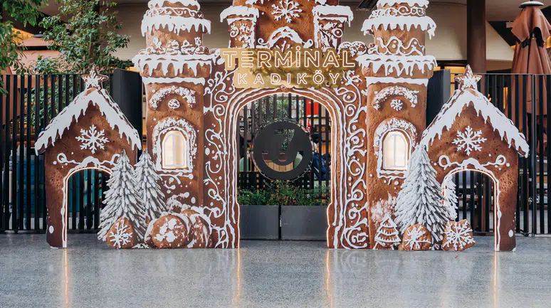 Kadıköy'de Yeni Yıl Coşkusu: Winter Alley Tüm Ziyaretçilerini Heyecanla Bekliyor!