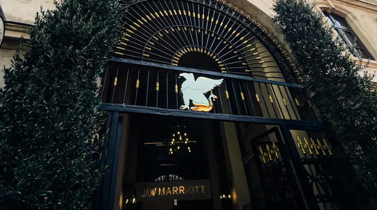 Sevgililer Günü'nde Aşkı ve Şehrin Güzelliklerini Birleştiren JW Marriott İstanbul Boğazı'nda Unutulmaz Bir Deneyim!