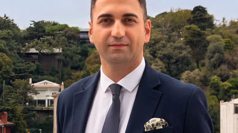 Berkay Çöpür, Grand Tarabya Oteli’nin Yeni Rezervasyon ve Gelirler Müdürü Olarak Göreve Başladı