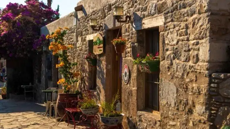 "Türkiye'nin Dört Köyü Kültürel Zenginlikleriyle Dünya Turizmine Açılıyor!" - Bakan Ersoy: "Yerel Değerlerimizi Global Arenada Tanıtıyoruz"