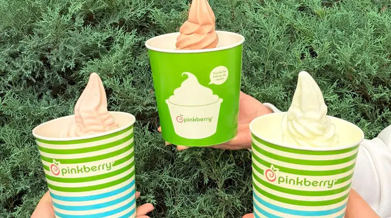 Pinkberry'den Dondurulmuş Yoğurt Zirvesi: Natürel Tatlarla Eşsiz Deneyim!