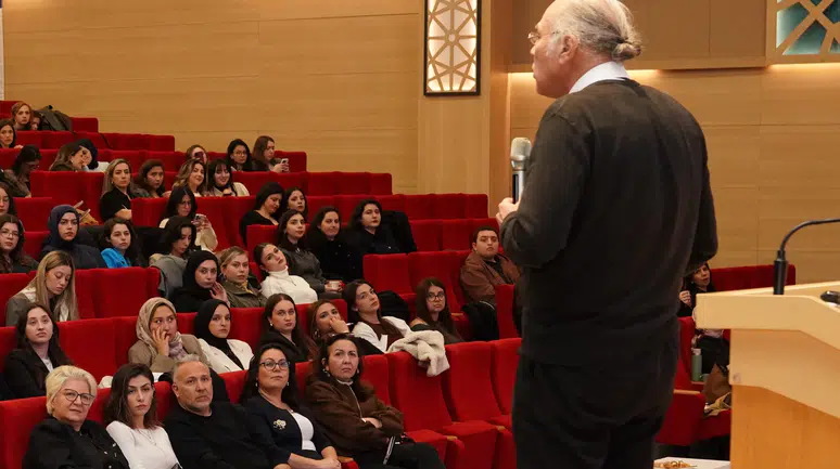 Komili, Sağlıklı Yaşam Zirvesi'nde Zeytinyağının Faydalarını Gözler Önüne Serdi
