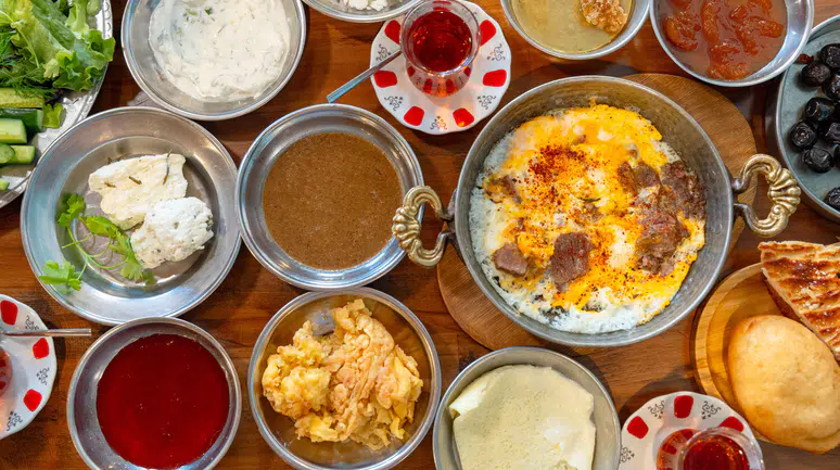 Van'ın Zengin Gastronomi Mirası, Yöresel Lezzet Duraklarında Yaşatılıyor!