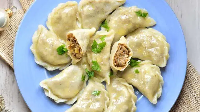 Polonya Mutfağında Pierogi: Gelenekten Moderne Uzanan Bir Lezzet Yolculuğu