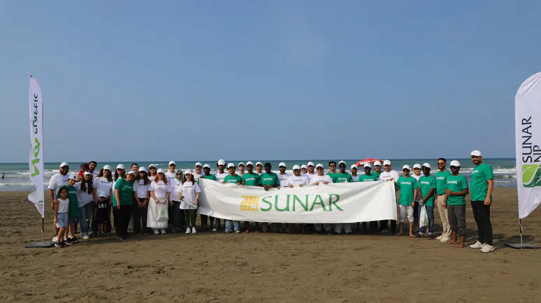 Sunar Yatırım, Adana'nın Karataş Sahili'nde "Plastiksiz Temmuz" etkinliği çerçevesinde gönüllü çevre temizliği düzenledi.