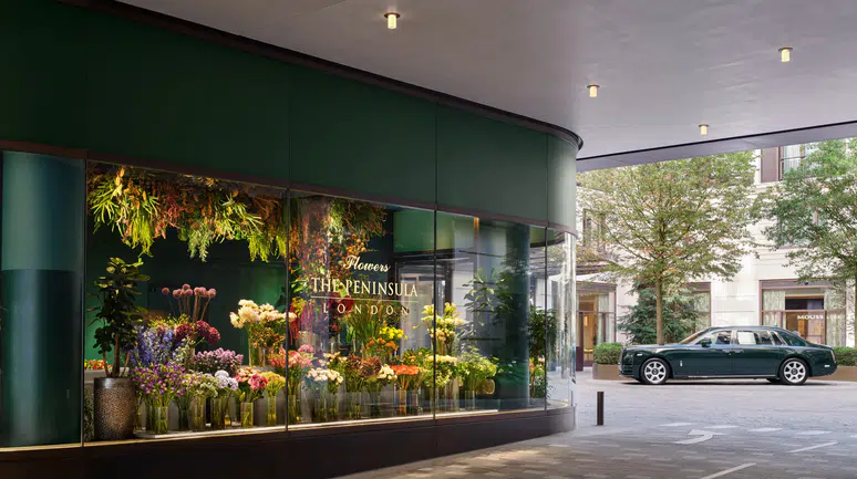 Londra'da The Peninsula'da Mevsimsel Çiçek Düzenlemelerinin Sırları Ortaya Çıkıyor!