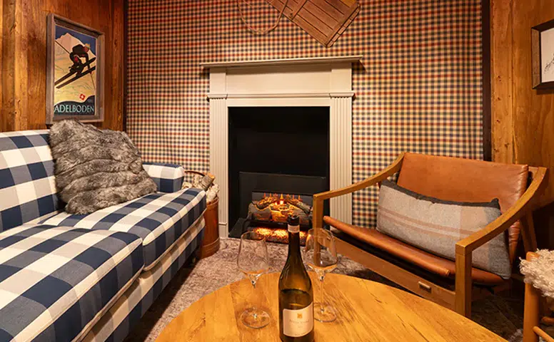 THE PENINSULA NEW YORK, İkonik Çatı Terasında İSVİÇRE DAĞ EVLERİ 'CHESA' İle Büyülüyor