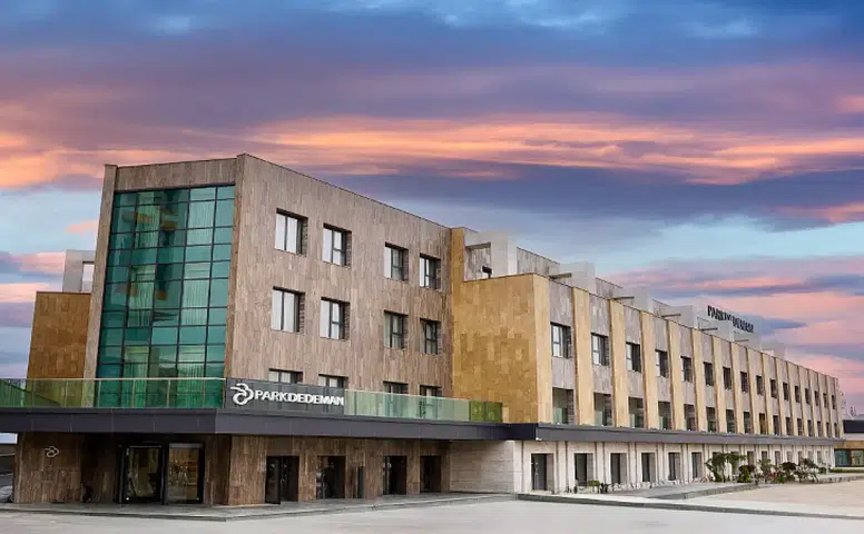 Konya'daki Park Dedeman Plus, Modern Konaklamayı Tarihin İzleriyle Bütünleştiriyor!