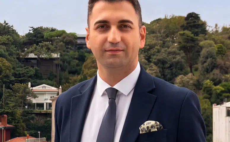 Berkay Çöpür, Grand Tarabya Oteli’nin Yeni Rezervasyon ve Gelirler Müdürü Olarak Göreve Başladı