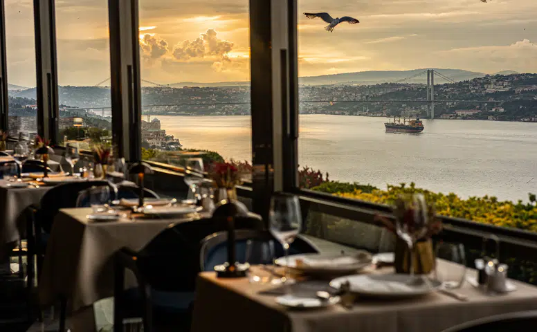 İki Usta Şefin Buluşması: Izaka Terrace'ta 'Four Hands Dinner' Etkinliği