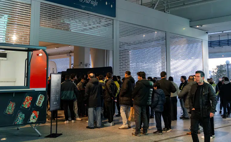 Kadıköy'de Ramazan Coşkusu: "İftar Durağı" Konseptiyle Sofralar Kuruldu!