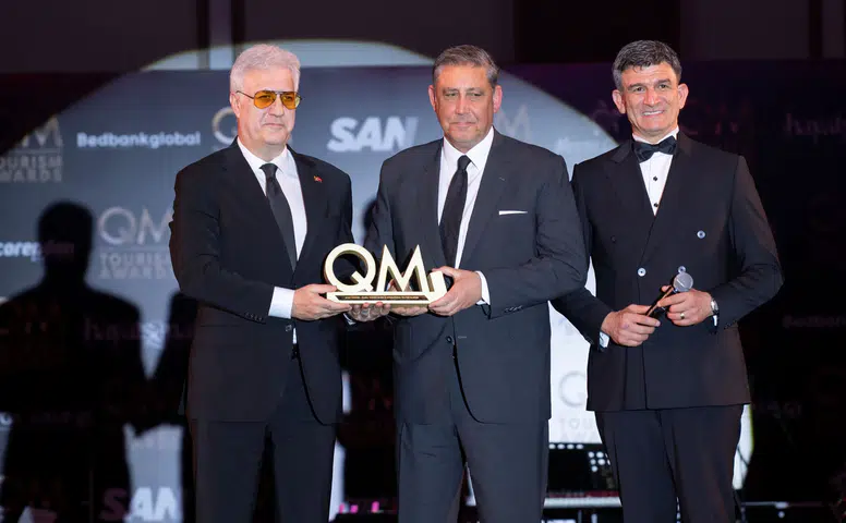 Corendon Turizm Grubu, 15. QM Ödülleri'nde İki Farklı Kategoride Ödül Kazandı!