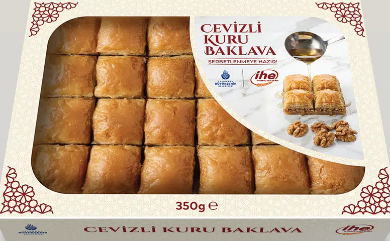 İBB Halk Ekmek, Ramazan Ayı'na özel cevizli baklavayı market raflarına sunarak iftar sofralarına lezzet katmaya başladı.